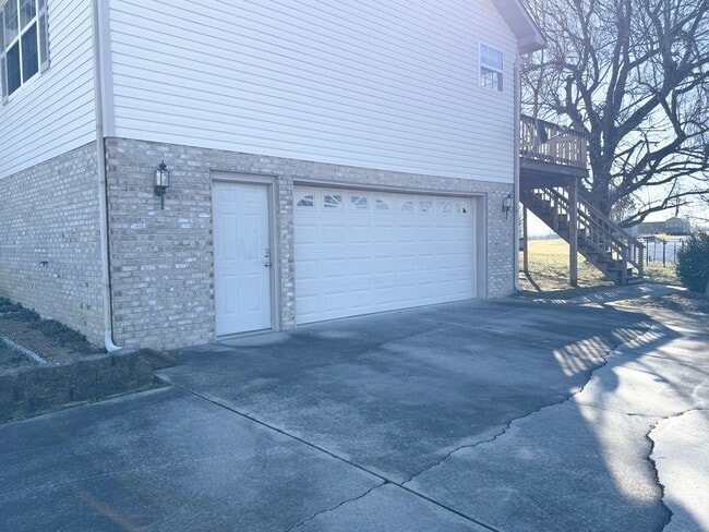 Building Photo - Spacious 3-Bedroom Home with Huge Basement, Garage, and Scenic Country Views