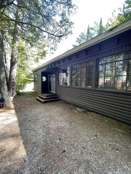 Building Photo - 115 Holly Loop