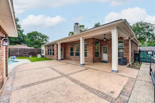 Building Photo - 7906 Del Monte Dr