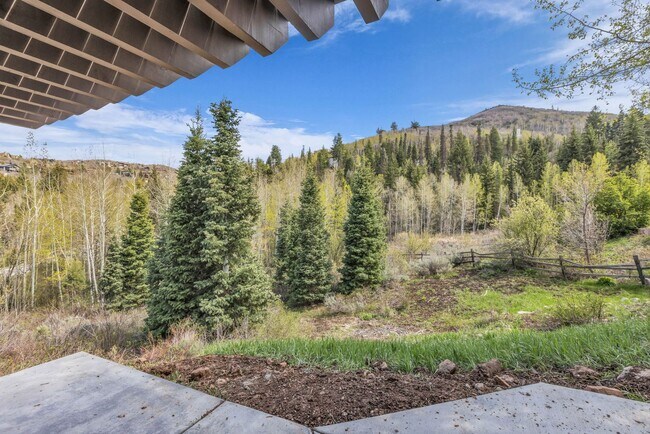 Building Photo - Pinebrook Luxury Remodeled Home