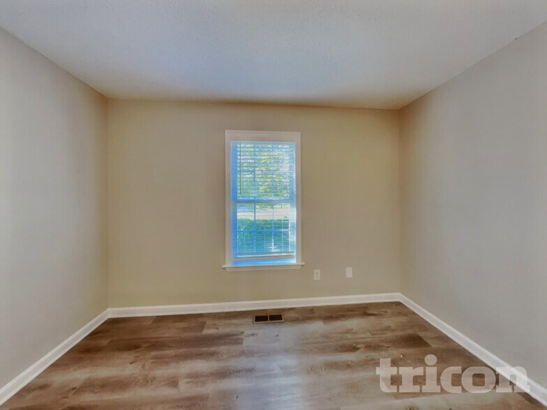 Building Photo - 139 Creekside Dr