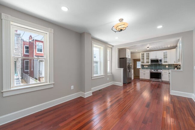 Building Photo - 3-Bedroom, 1.5 Bathroom Townhouse in Heart of Hampden