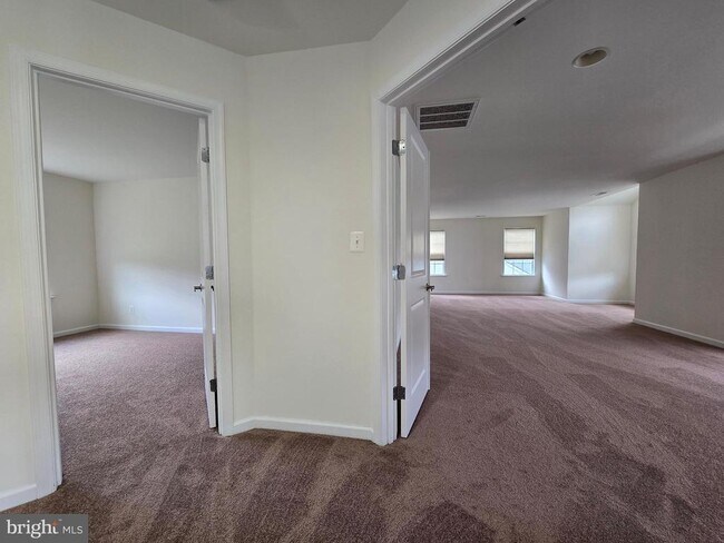 Building Photo - 173 Heartleaf Ln