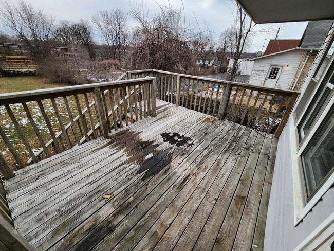 Building Photo - Spacious 3-Bedroom, 1-Bathroom Home AVAILABLE NOW!!