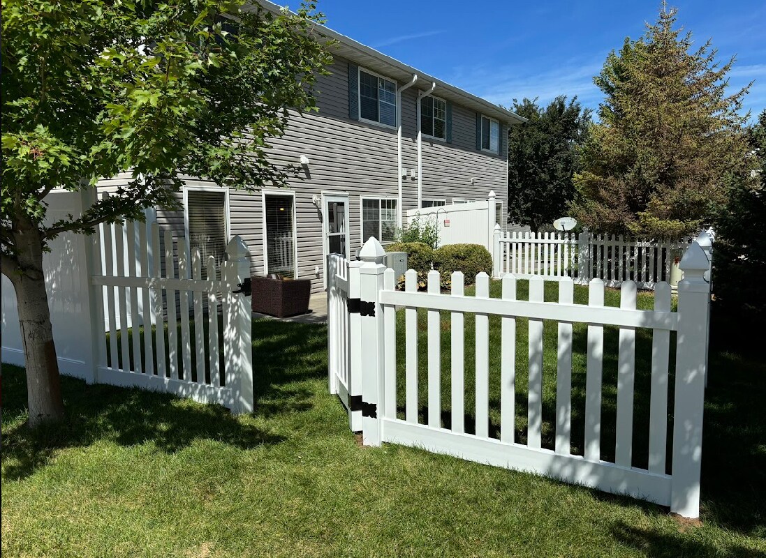 Building Photo - 8248 S 85th St