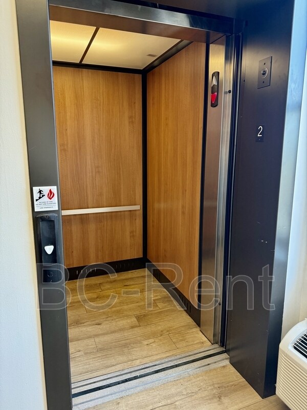 Building Photo - 622 17th St