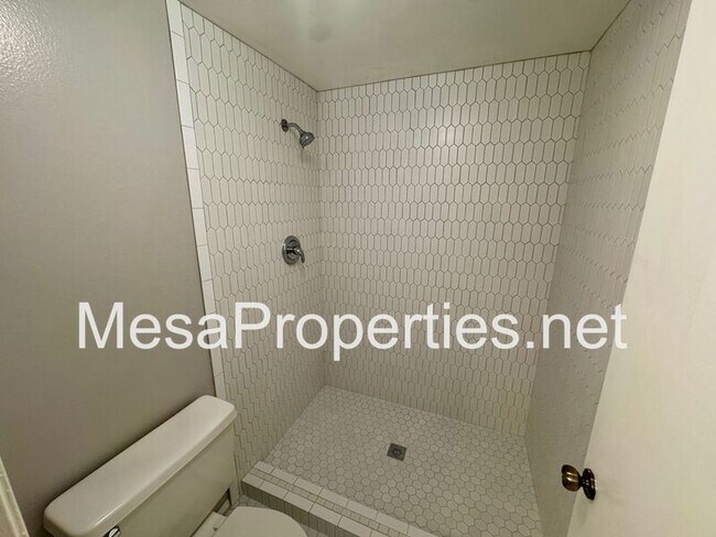 Building Photo - 8475 Lemon Grove Dr