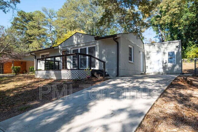 Building Photo - 3442 Longleaf Dr