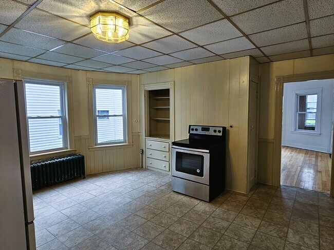 Building Photo - 20 Kosta St