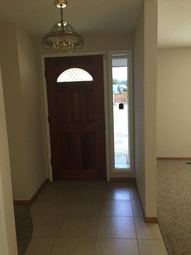 Building Photo - 3 Bed 3 Bath House