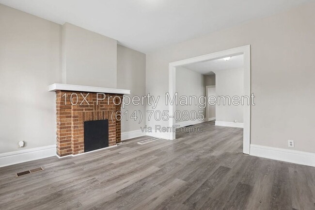 Building Photo - 132 S Richardson Ave
