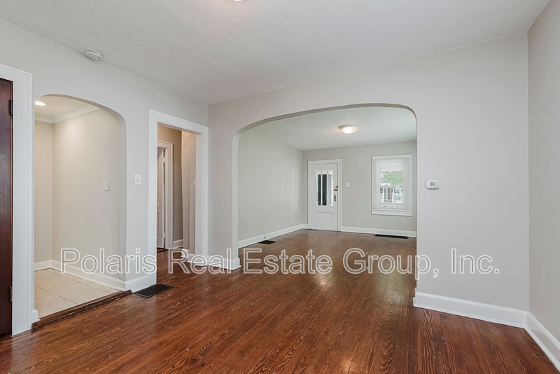 Building Photo - 6222 Kingsley Dr