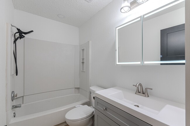 Building Photo - 23225 Prairie Bird Dr