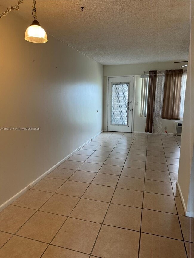 Building Photo - 13550 SW 6th Ct