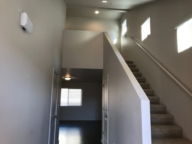 Building Photo - Spacious 4 Bd 2.5 Ba Home in  Camas School District! Upgrades! Close to Parks & Freeway Access!