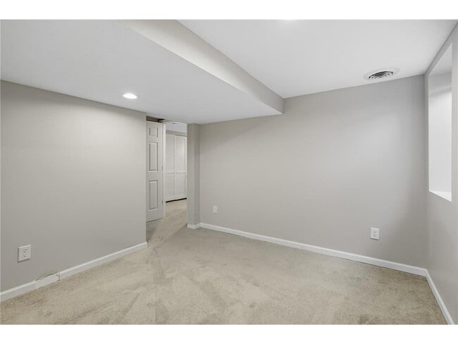 Building Photo - 4826 Idaho Ave N