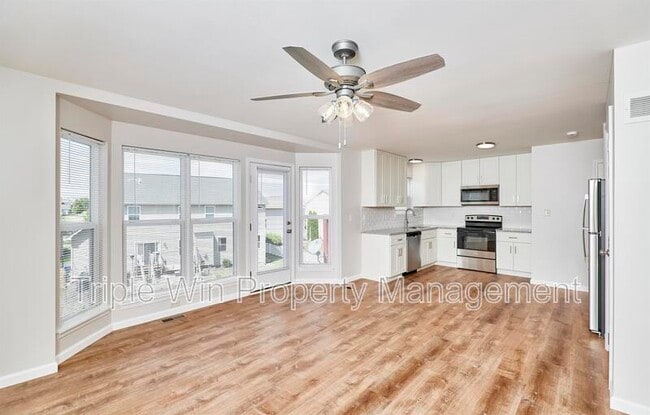 Building Photo - 152 Waterside Crossing Dr