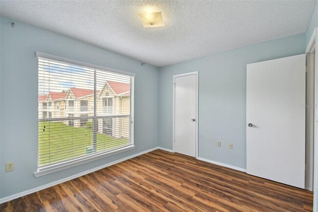 Building Photo - 9481 Highland Oak Dr