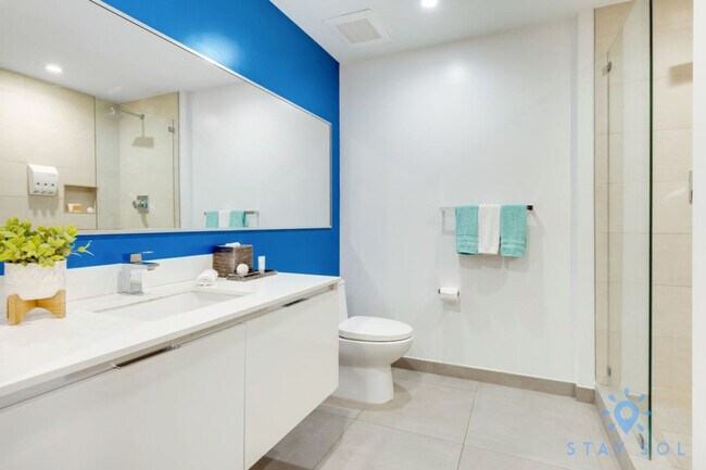 Building Photo - 777 N Ocean Dr