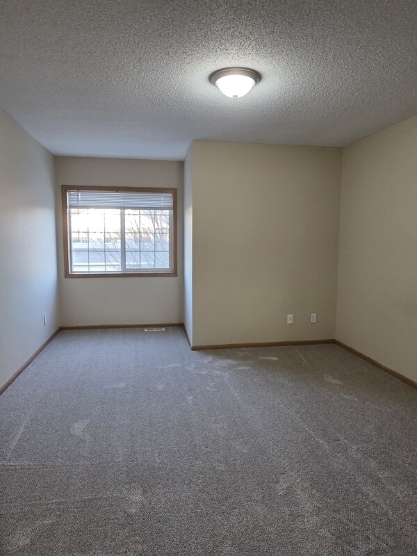 Building Photo - 408 Cedar Pl