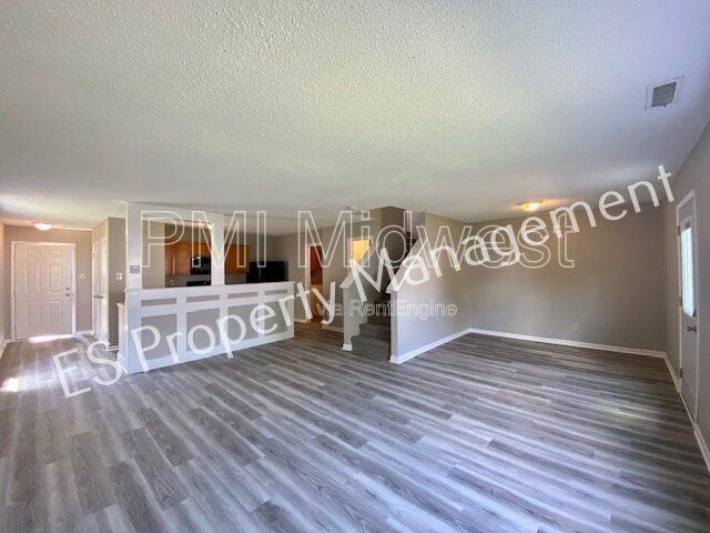 Building Photo - 10902 Glenayr Dr