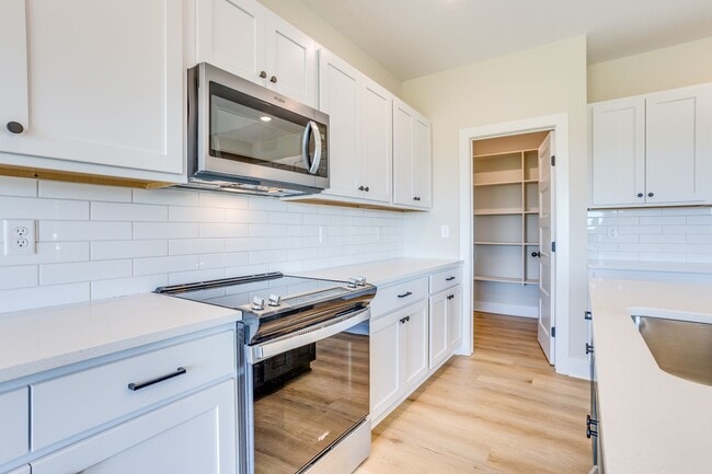 Building Photo - Trails End- Single Family