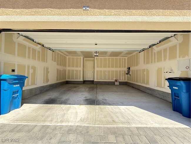 Building Photo - 4830 Currant Rdg Ave