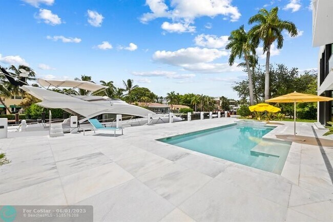 Building Photo - 401 Lido Dr