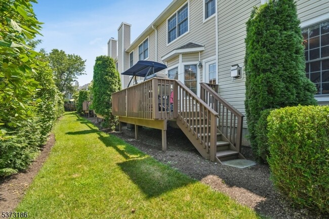 Building Photo - 22 Pebble Beach Dr