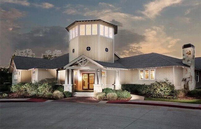 Building Photo - 1725 Harvey Mitchell Pkwy S