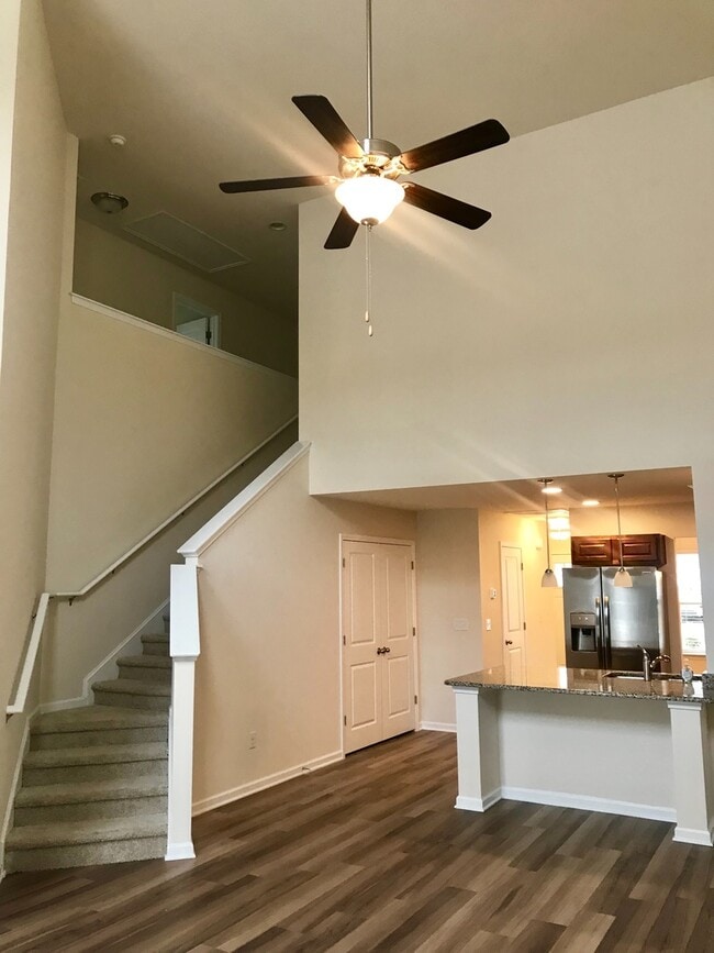 Building Photo - BEAUTIFUL! 4 Bedrooms/3.5 baths in Wild Wing. Spacious & Tons of space!