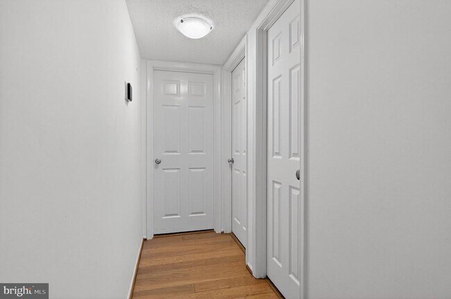 Building Photo - 7753 Inversham Dr