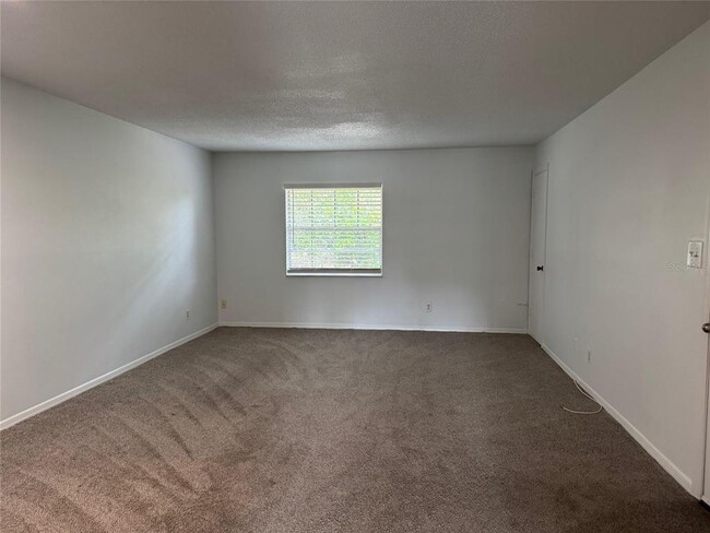 Building Photo - 1000 W Par St