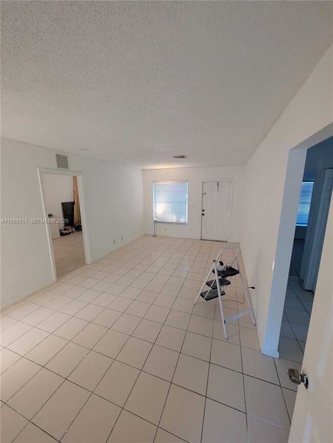 Building Photo - 720 NW 15th Terrace