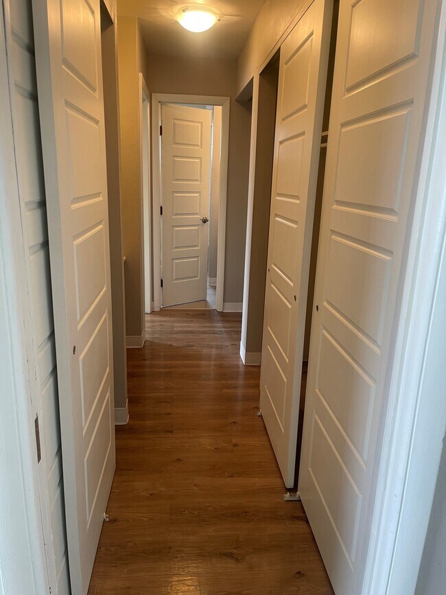 Building Photo - 910 S Pearl St