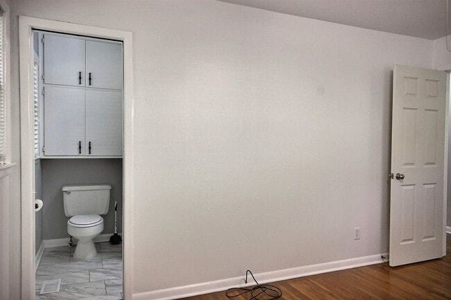 Building Photo - 8306 E Indianapolis St