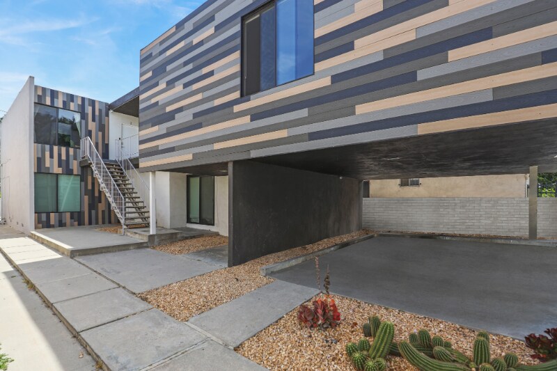 Building Photo - 2422 Meadowvale Ave