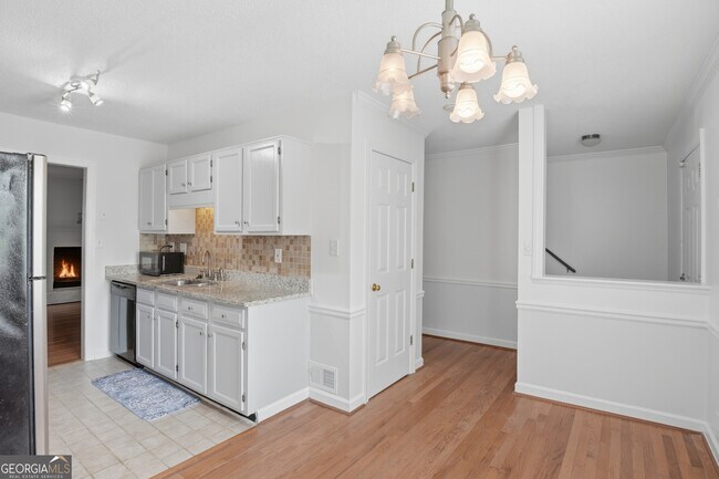 Building Photo - 1100 Westfield Trace