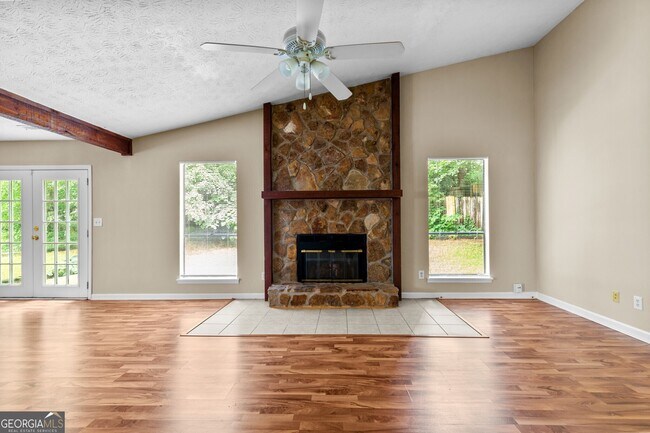 Building Photo - 625 Oxford Hall Dr SW