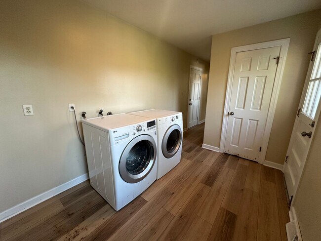 Building Photo - Call Amanda Tate at (757)289-6810 for more information