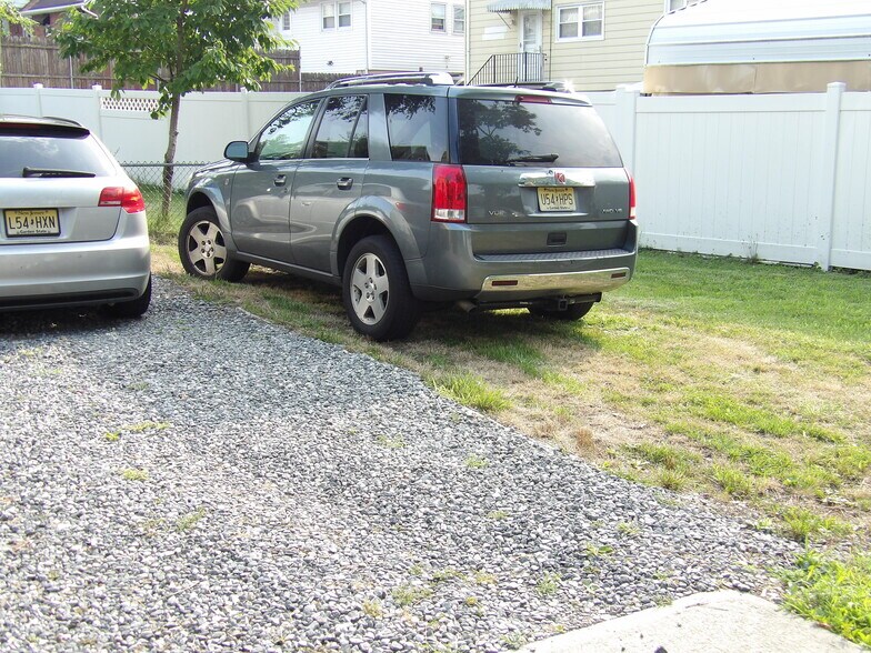 Parking - 112 Jackson Ave