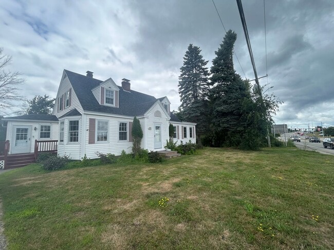 Building Photo - 1430 Woodbury Ave