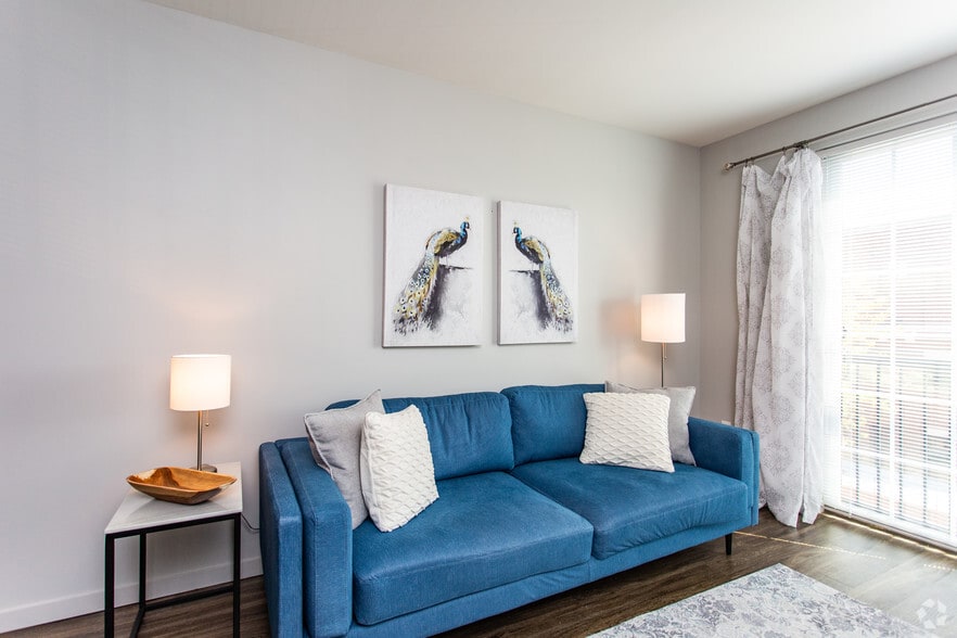 1BR, 1BA - 712 SF - The Grant - Broadway Station - 1 MONTH FREE