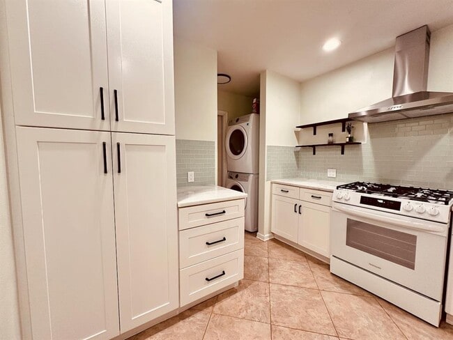 Building Photo - 7517 Eastcrest Dr