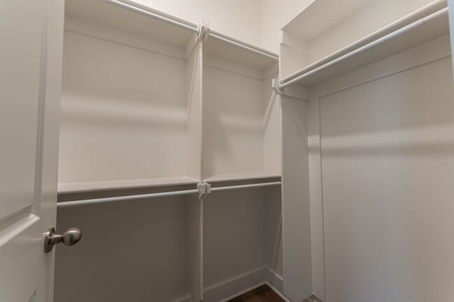 Building Photo - New 3 BR/3.5 BA home in Willow Bend