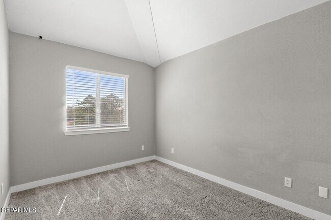 Building Photo - 729 Paseo Sereno Dr