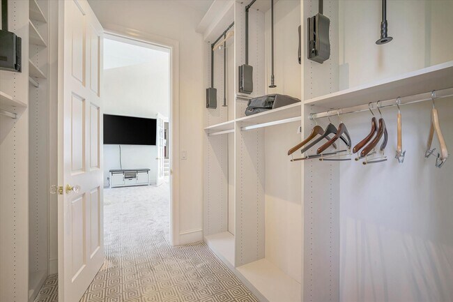 Building Photo - Welcome to Your Luxurious Napa Valley Retr...