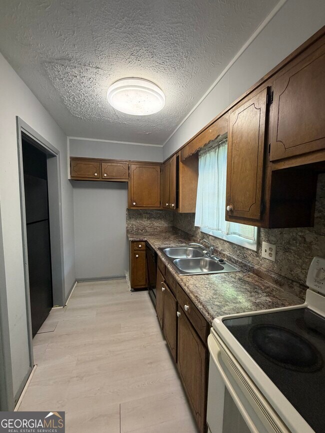 Building Photo - 1045 Laurel Ct