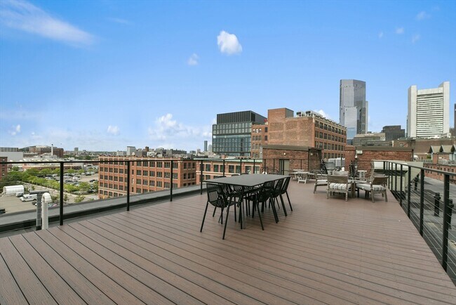 Building Photo - 319 A St
