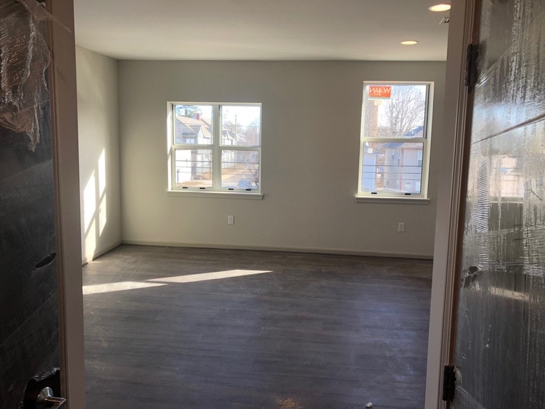 Building Photo - Ellis Apartments, LP